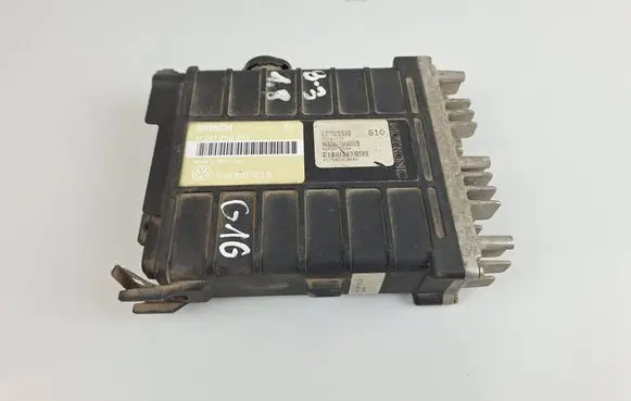 Volkswagen Golf III Engine control unit/module 443907311B 0261200261