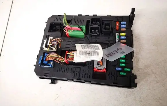 Peugeot 5008 Fuse box set 966405908002