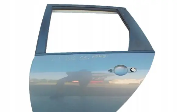 Nissan Primera Rear door