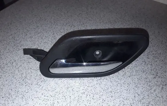 BMW 5 E39 Front door interior handle 8226049