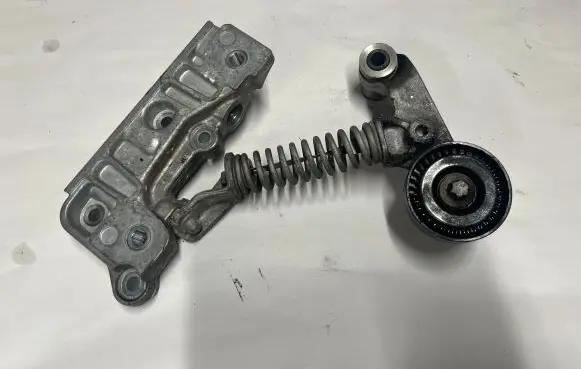 Mercedes-Benz CLA C117 X117 W117 Generator/alternator belt tensioner A6512002400 A6512200607