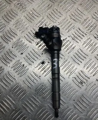 Audi A4 S4 B8 8K Fuel injector 03l130277