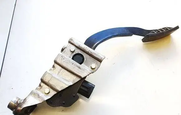 Land Rover Discovery 3 - LR3 Accelerator throttle pedal 3256105000 SLC500041