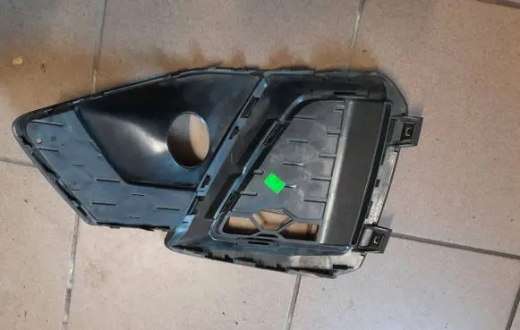 Audi A4 S4 B9 8W Front bumper lower grill 01L3