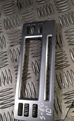 Volvo S80 Radio/GPS head unit trim 30643648