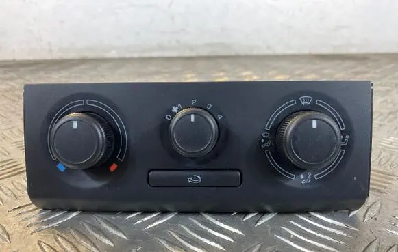 Skoda Fabia Mk2 (5J) Climate control unit 5J0819045 901512740000