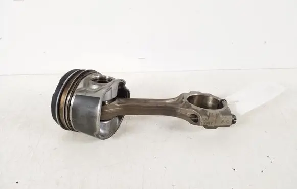 Toyota Avensis T250 Piston with connecting rod 13101-0R030
