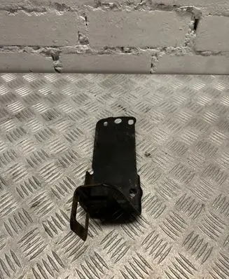 BMW 3 E90 E91 Radiator support slam panel bracket 7117811