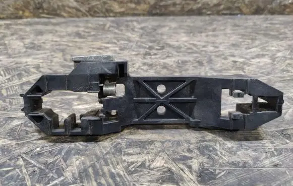 Rear door exterior handle/bracket