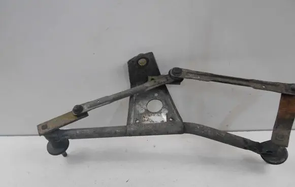 Peugeot 206 CC Front wiper linkage 