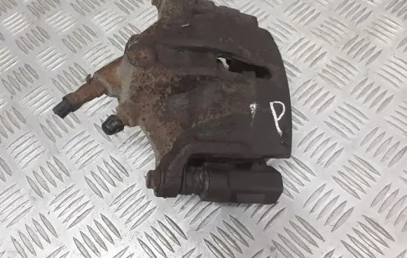 Ford Mondeo Mk III Front brake caliper