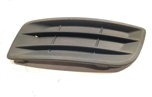Volvo V60 Front bumper lower grill 30779102