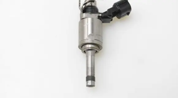 Nissan Qashqai Fuel injector H8201141604