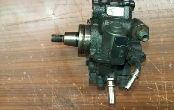 Renault Master III Fuel injection high pressure pump A2C97864000 167001930R