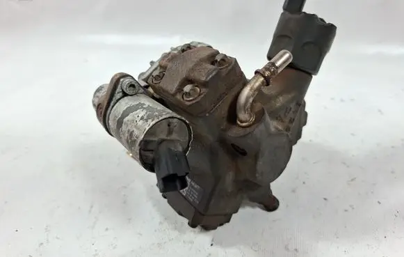 Volvo S40 Fuel injection high pressure pump A2C20003791 5WS40163 9654615580