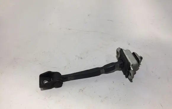 Skoda Octavia Mk2 (1Z) Front door check strap stopper