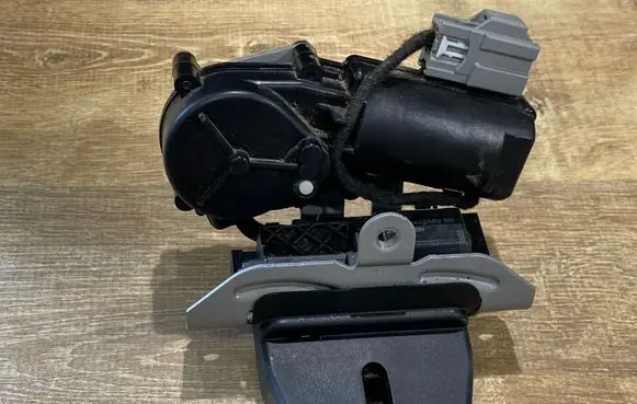 Ford Kuga II Tailgate lock latch GJ1AN442A66BB 01041541001