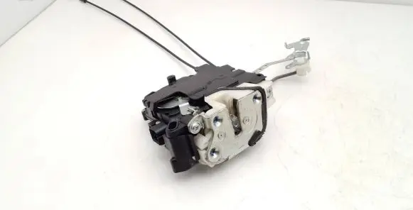 Mitsubishi Outlander Front door lock