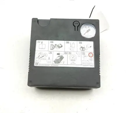 Porsche Macan (95B) Tire air pump compressor 7P0012617A