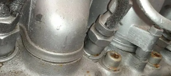 Mercedes-Benz W123 Fuel injector