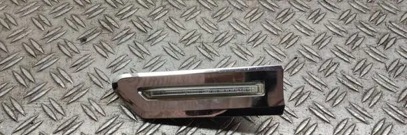 BMW 7 F01 F02 F03 F04 Front fender indicator light 6750100000 081112 63137203371