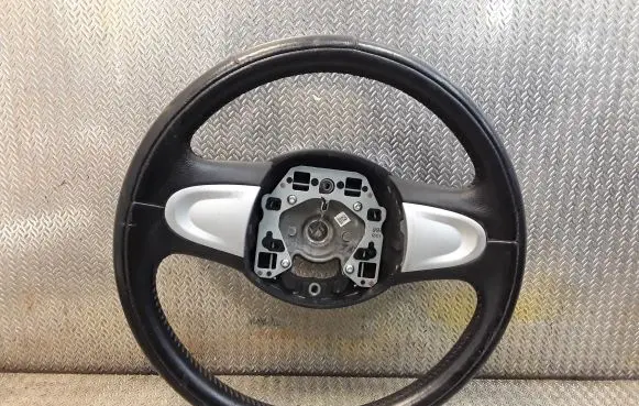 Mini One - Cooper Coupe R56 Steering wheel 2752964