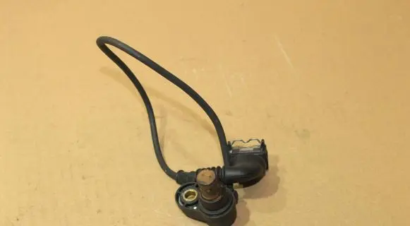 BMW X5 E53 Camshaft position sensor 1438083