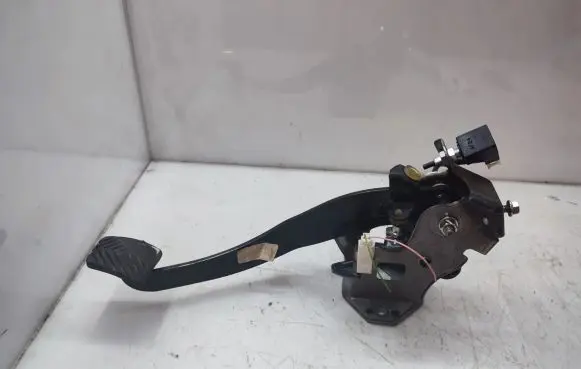 Clutch pedal