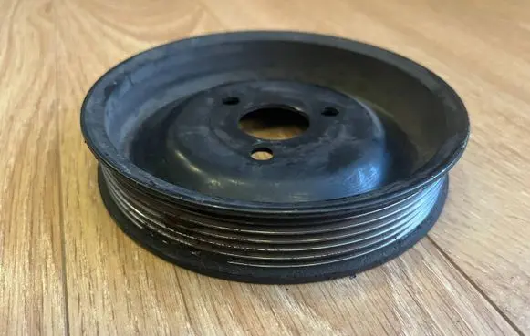 Mercedes-Benz C W202 Power steering pump pulley A6042360010