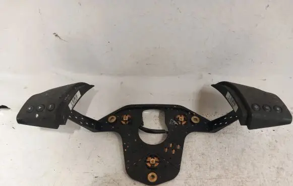 Steering wheel buttons/switches