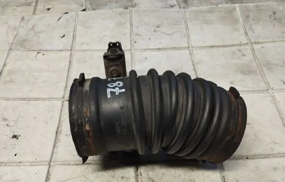 Mazda 6 Intercooler hose/pipe L813132214