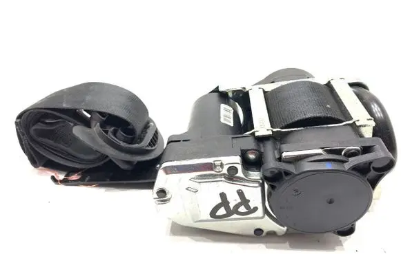 Volkswagen PASSAT B8 Front seatbelt 