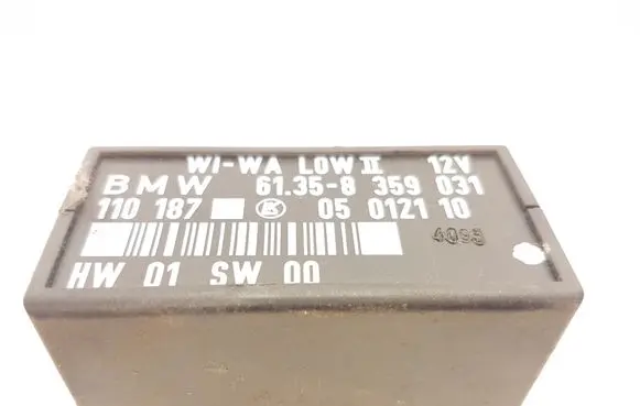 BMW 3 E36 Windshield/front glass wiper blade 8359031