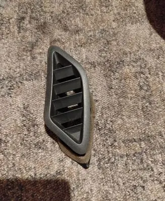 Nissan Qashqai Dashboard air vent grill cover trim 