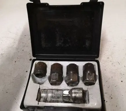 Hyundai Santa Fe Nuts/bolts