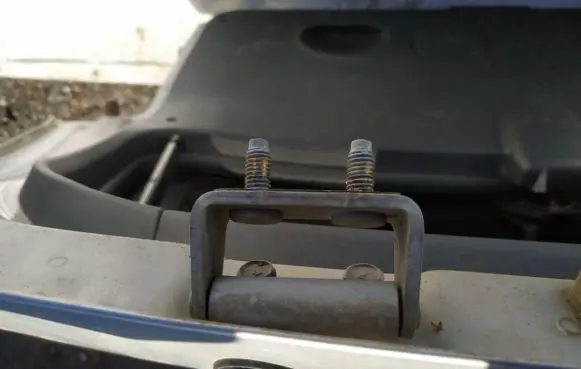 Hyundai Santa Fe Tailgate/trunk/boot hinge