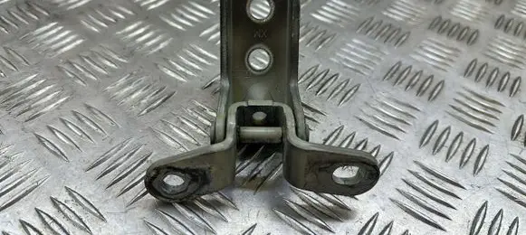 KIA Sorento Front door lower hinge A046057