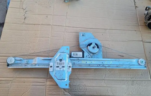 Peugeot Partner Front door window regulator with motor 402105B
