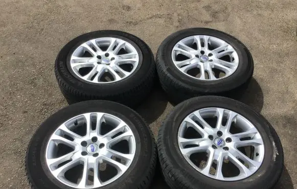 Volvo XC60 R18 alloy rim 31423237