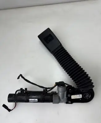 BMW 5 F10 F11 Front seatbelt buckle 9115305 9224801A 060810