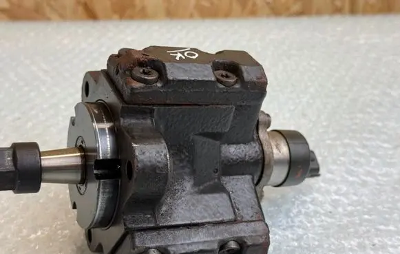 BMW 3 E46 Fuel injection high pressure pump 2247798 0281002480