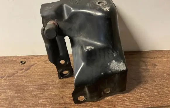 Mercedes-Benz E W211 Headlight/headlamp mounting bracket