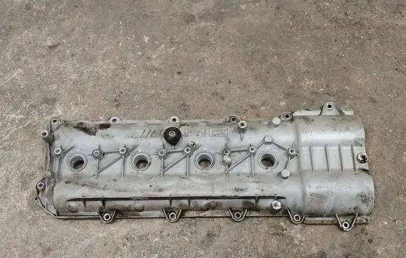 Mercedes-Benz C AMG W204 Rocker cam cover 
