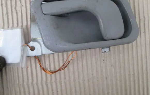 Mitsubishi Space Runner Front door interior handle