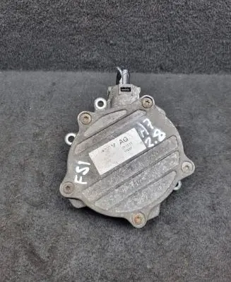 Audi A7 S7 4G Vacuum pump 06E145100R
