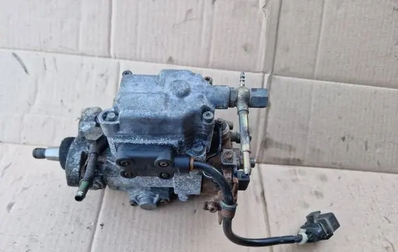 Volkswagen Golf III Fuel injection high pressure pump 028130110H