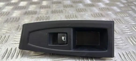 BMW 2 F46 Electric window control switch 9208107 920810702 7333901