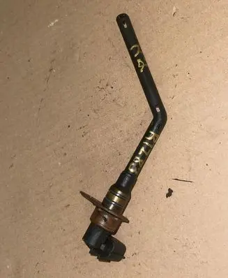 Nissan Note (E11) Oil level sensor 