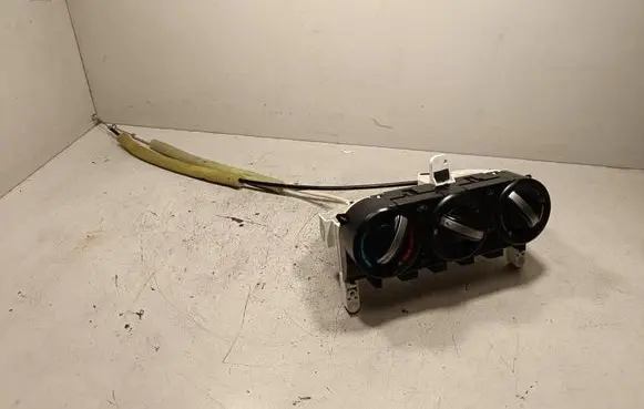 Nissan Qashqai Air conditioning (A/C) switch 06240081