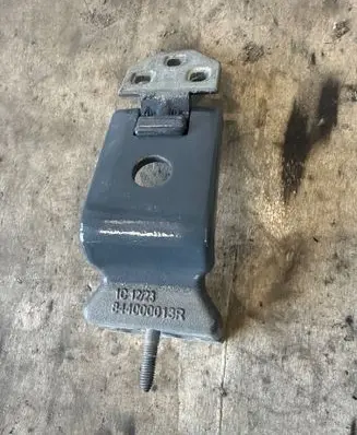Nissan NV400 Loading door upper hinge 844000013R